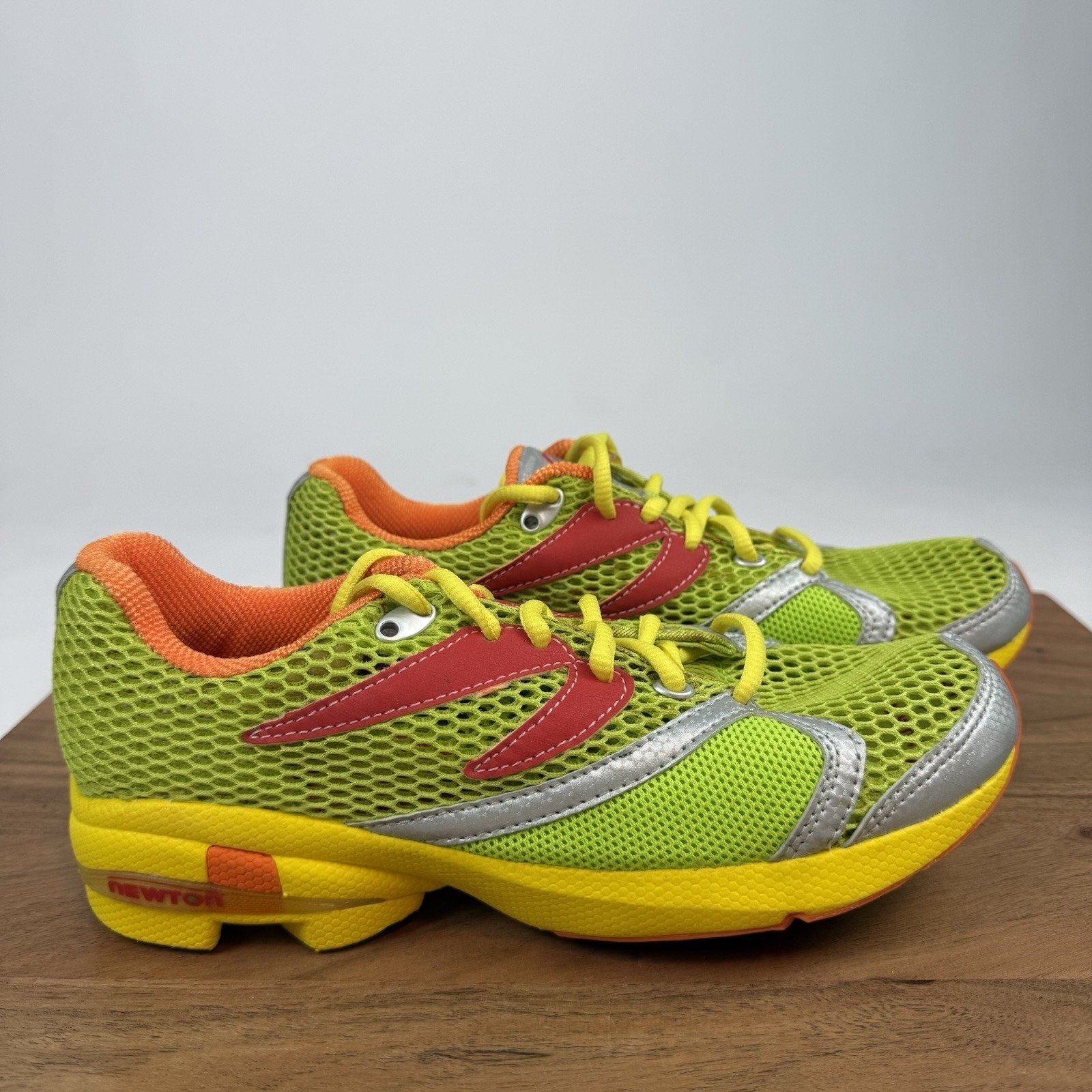 New Nib Womens Newton Distancia Distance Lime Yellow Athletic Sneakers Size 8 M